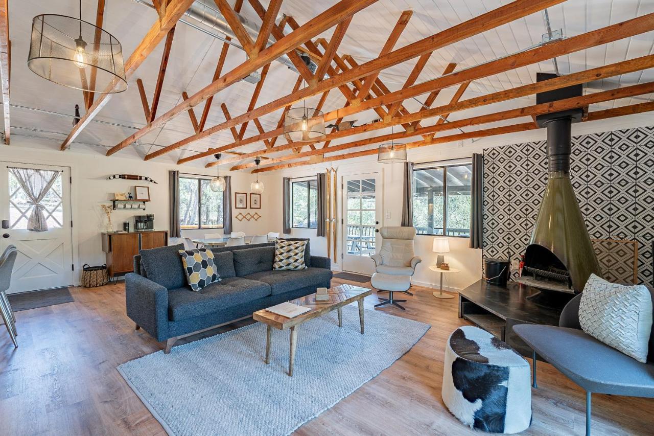 Вілла The Pine House - Cozy Mid-Century Modern, Pet-Friendly Екстер'єр фото